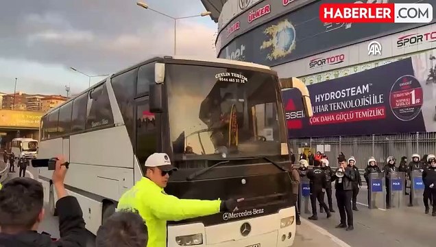 Fenerbahçe-Göztepe maçına dakikalar kala Kadıköy bir anda karıştı