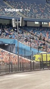 بداية توافد جمهور بيراميدز على مدرجات استاد القاهرة قبل مباراة الأهلي