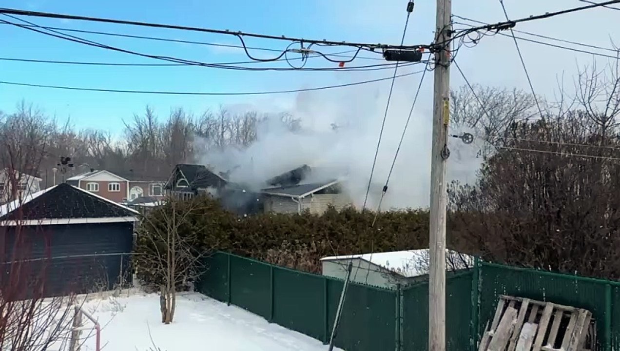 Incendie rue Trenton - (Vidéo : Anthony Tremblay)