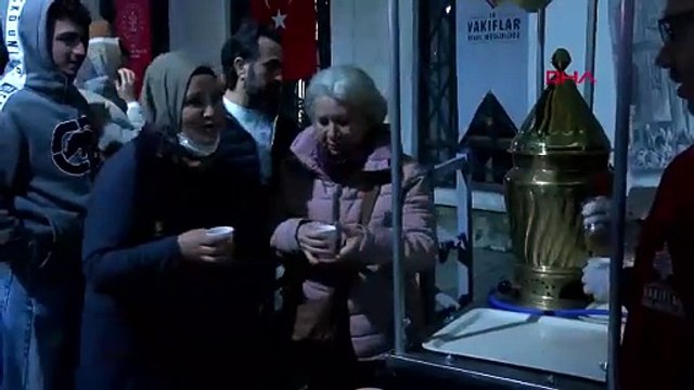 İstanbul - İstanbul Emniyet Müdürü Yıldız, Miraç Kandili dolayısıyla lokma ve lokum ikram etti