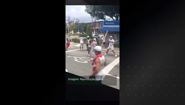 Torcedores de Corinthians e São Paulo brigam antes de clássico na capital