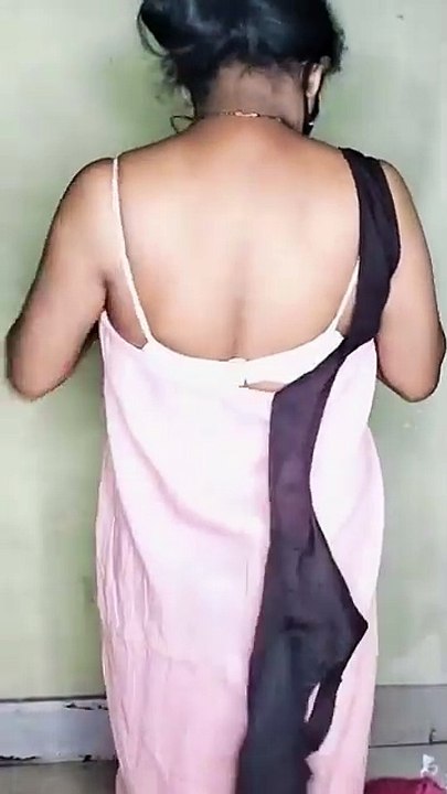 Saree dropping women phaishan