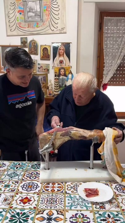 taglio del prosciutto