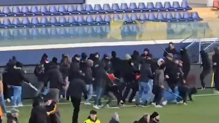 Vergogna in Serie D, scontri tra tifosi dopo L'Aquila-Sambenedettese