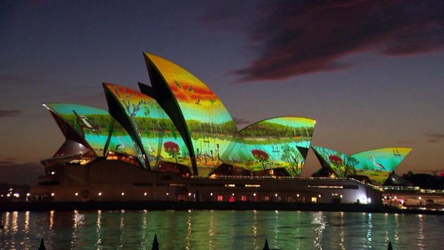 Thousands line Sydney harbour to spectate Australia Day extravaganza