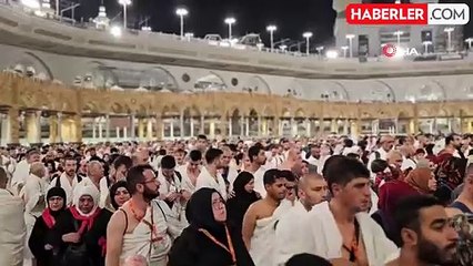 Miraç Gecesi'nde Kabe'de İbadet Coşkusu