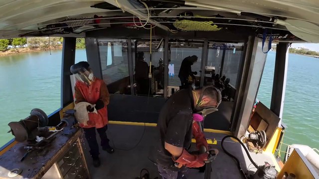 Davit Success, The dinghy gets a pick me up! - Project Brupeg Ep.389