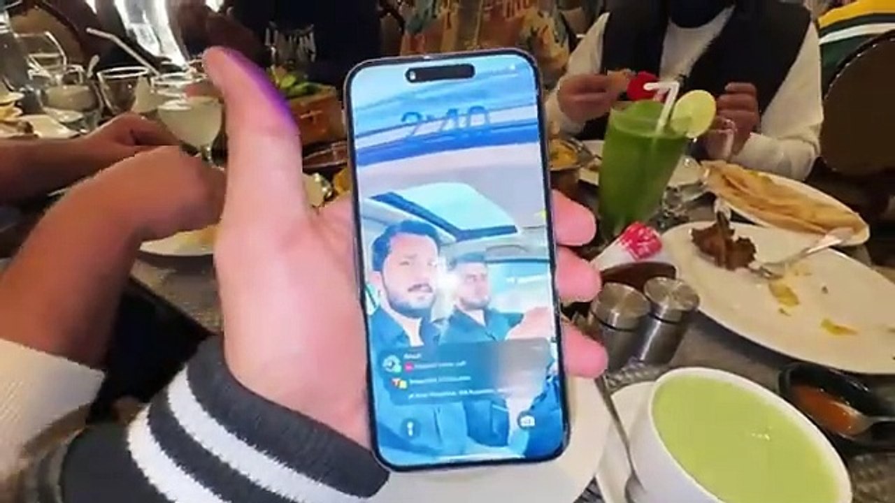 لقد طلبنا القائمة الكاملة لمطعمي المفضل😋Shazi Chori krta pakra gya😱