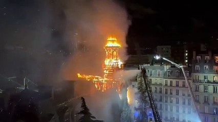 La Mairie du 12e arrondissement de Paris est en feu