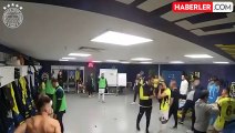 Fenerbahçe soyunma odası görüntülerini paylaştı! Mert Hakan devre arası takımı fena gazlamış