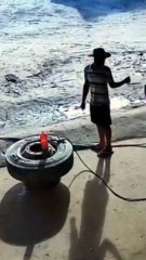 Borracheiros ficam feridos após pneu de caminhão explodir na Bahia