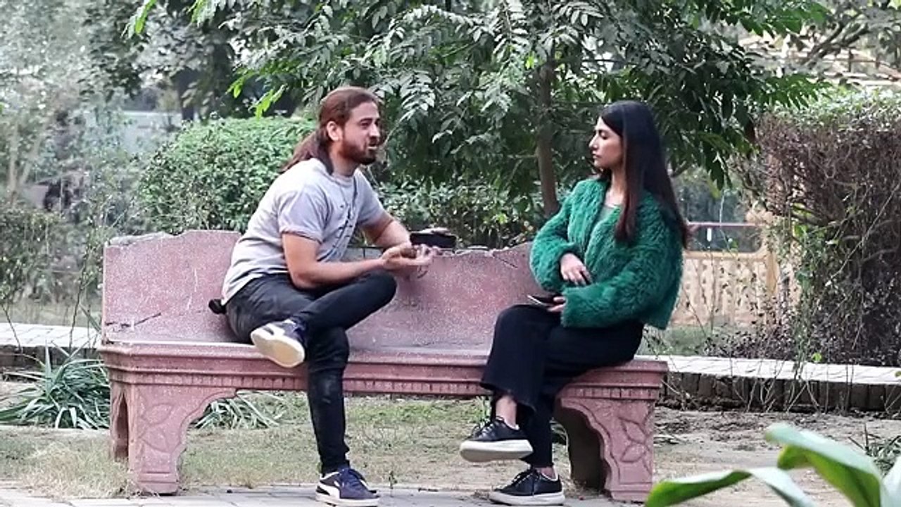Fake G-U-N Proposing Prank On Cute Girl ❤️ Part 17 | Epic Reactions 😂😜