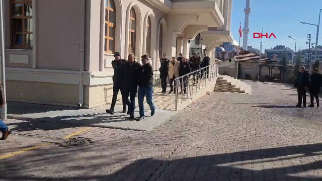 Konya’da 4 katlı binanın yıkılmasına ilişkin gözaltına alınan 6 kişi adliyeye sevk edildi