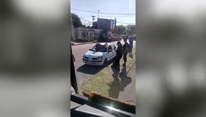 Brutal accidente en Santa Fe: un adolescente chocó y quedó incrustado en el parabrisas de un auto