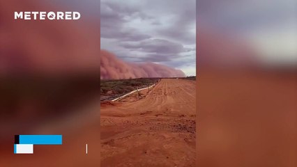 Impressive dust storm in Onslow, Australia