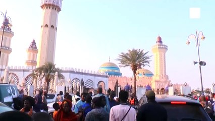 Sonko reçu à Touba_ Tout sur son audience avec Serigne Abo Falilou