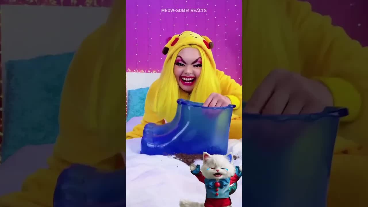 Make Cleaning Feet a Splash of Fun! 🦶😹