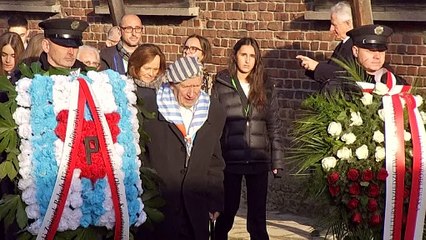 Auschwitz-Gedenken an der "Todeswand"