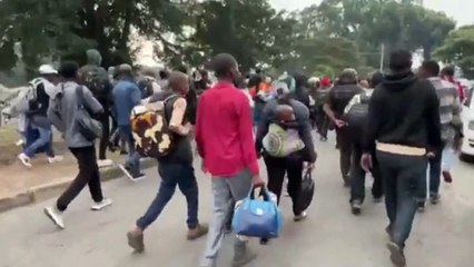 Miles de personas huyen desde el este del Congo hacia Ruanda