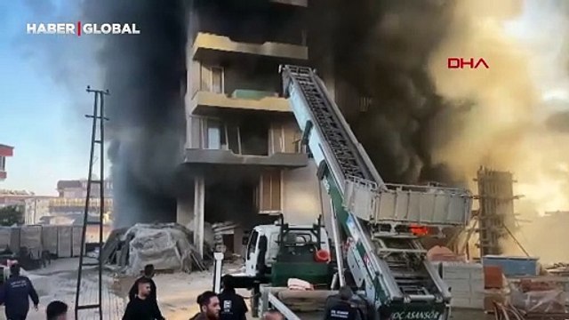 Antalya'da 9 katlı otel inşaatında yangın: İşçiler alev kapanında mahsur kaldı