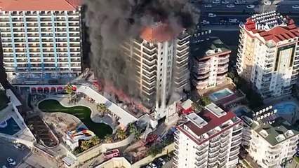 Türkiye Bolu’daki yangını konuşurken bit kötü haber de Alanya’dan geldi! Koskoca otel alevlere teslim