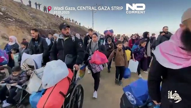 Decine di migliaia di persone tornano nel nord devastato di Gaza