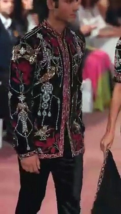 Buy Latest Lehenga Designs by Falguni Shane Peacock