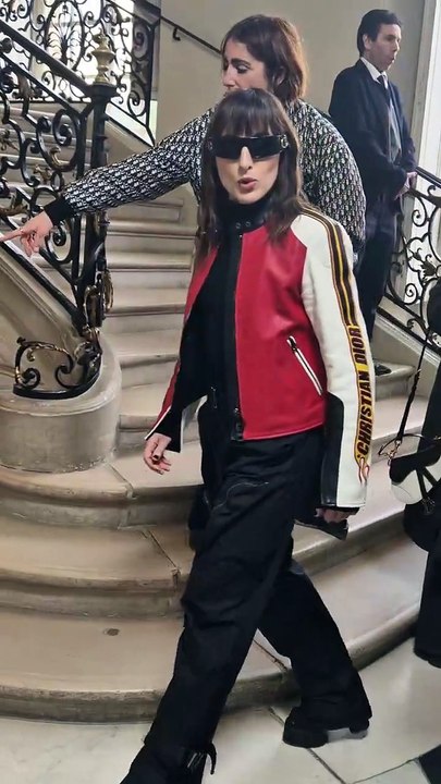Vidéo - Juliette Armanet - Arrivées au défilé Christian Dior au Musée Rodin pour la Collection Haute Couture Printemps/Eté 2025 lors de la Fashion Week de Paris (PFW), France,le 27 janvier 2025. © Olivier Borde/Bestimage