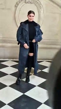 Vidéo - Laetitia Casta - Arrivées au défilé Christian Dior au Musée Rodin pour la Collection Haute Couture Printemps/Eté 2025 lors de la Fashion Week de Paris (PFW), France,le 27 janvier 2025. © Olivier Borde/Bestimage