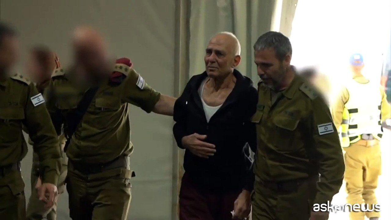 L'arrivo di Gadi Moses, ostaggio tedesco-israeliano liberato, 80 anni