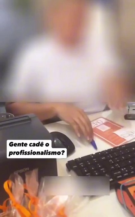 Chloe Leo, influenciadora e ativista LGBTQIA+, expõe caso de transfobia em lanchonete