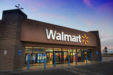 Walmart is bumping up some manager’s pay to $620,000