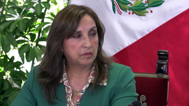 Presidenta de Perú niega que abandonará su cargo por cirugía de nariz