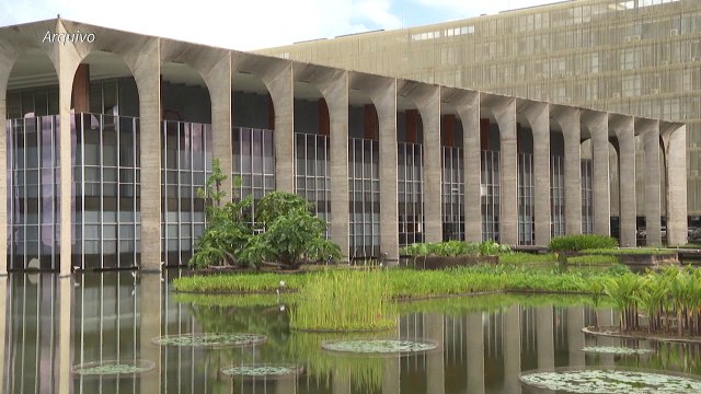 Brasil chama encarregado de negócios dos EUA por tratamento 'degradante' a deportados