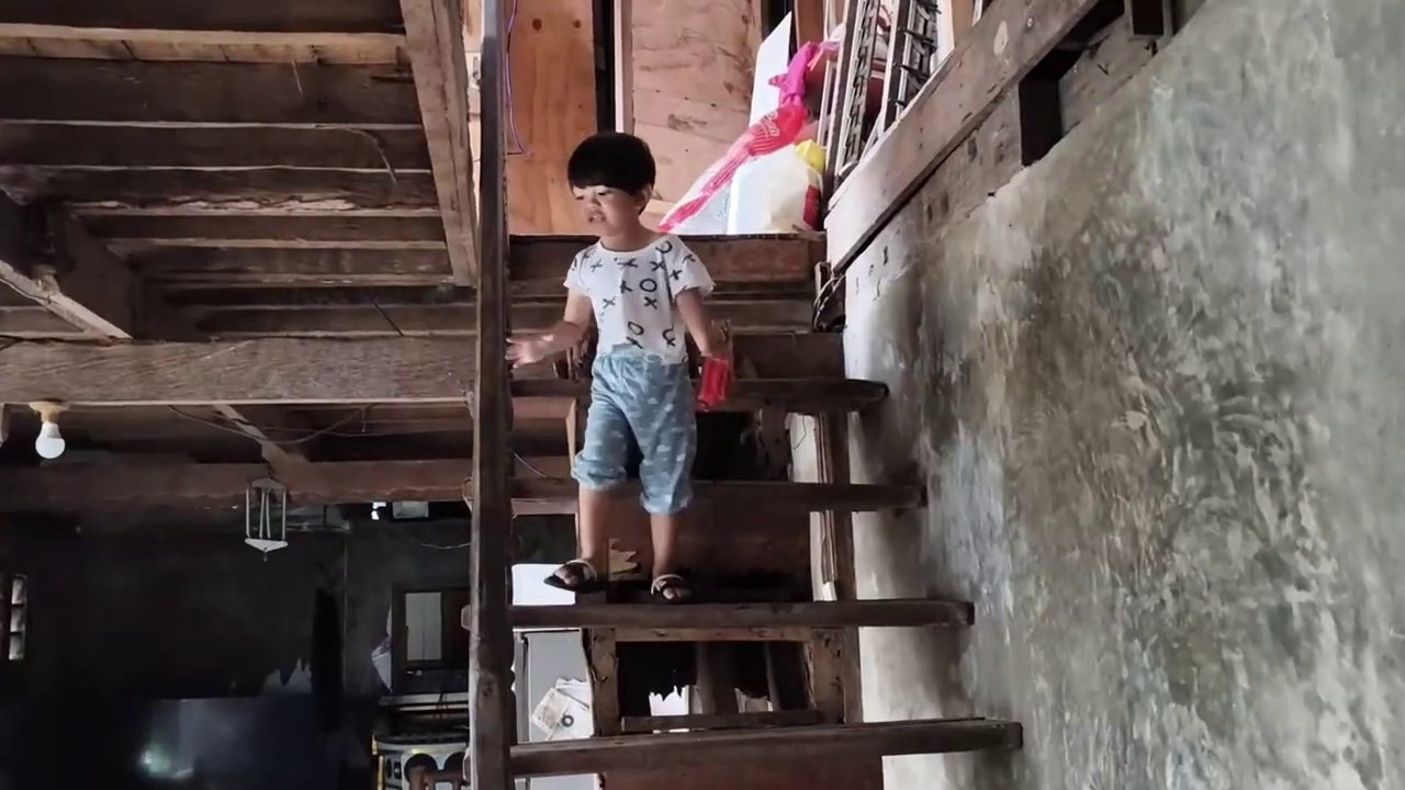 Nanghiwi Si Grey, Nagduladula Silang Isaiah ug Grey