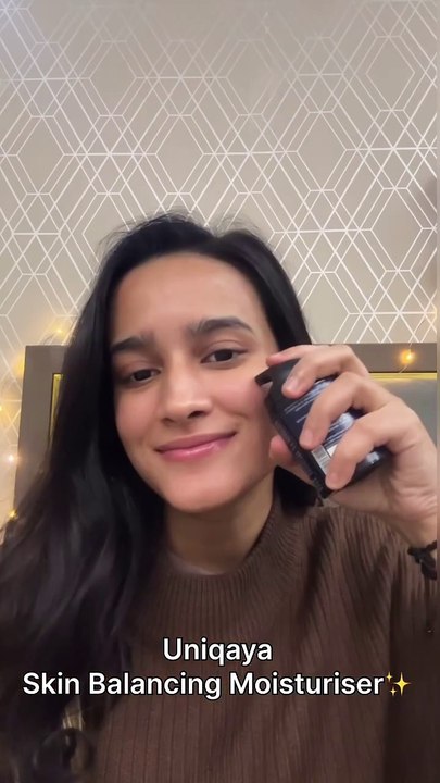 Experience The Perfect Balance Of Hydration And Glow With Uniqaya’s Skin Balancing Moisturizer!