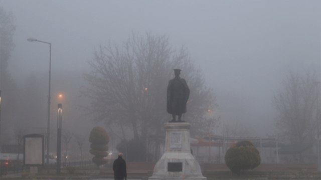 Edirne ve Tekirdağ'ı sis bürüdü: Görüş mesafesi düştü