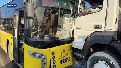 İETT otobüsleri aynı caddede 2 ayrı kaza yaptı!