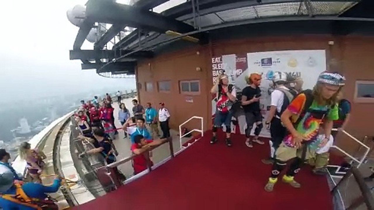 OMG 😨 Base Jump Goes wrong