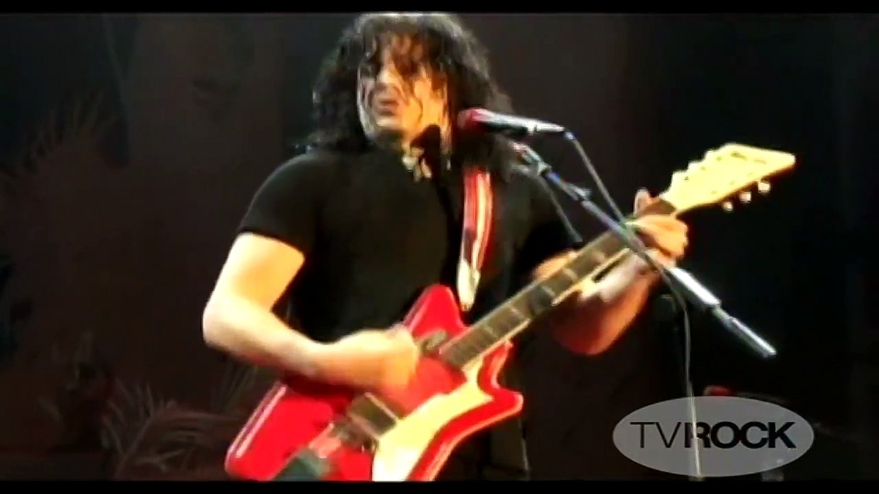 The White Stripes — Medley 5 (Screwdriver/Passive Manipulation) | from “The White Stripes - Peppermint Parade” · (2005) · TVROCK