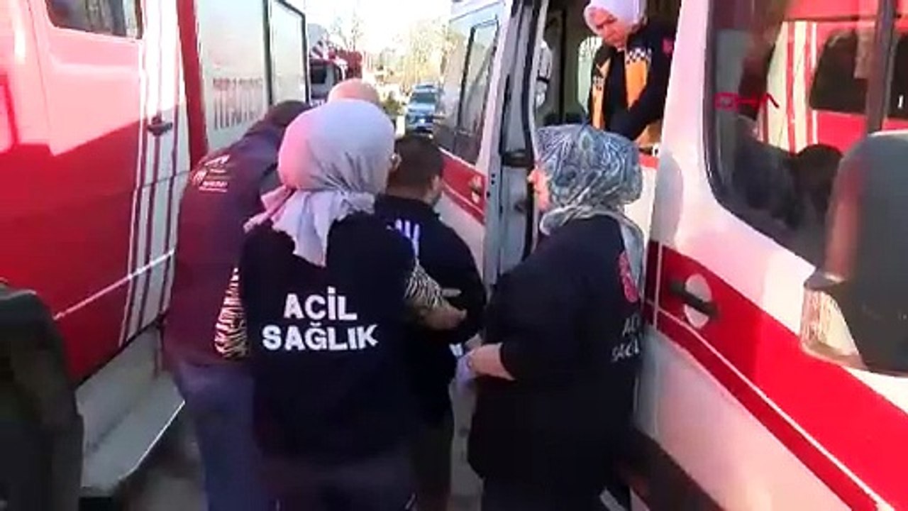 İstanbul- Sancaktepe'de 4 katlı binanın çatı katı yandı