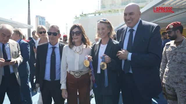 I ministri Crosetto e Santanchè visitano la nave scuola Amerigo Vespucci e il Villaggio Italia a Gedda