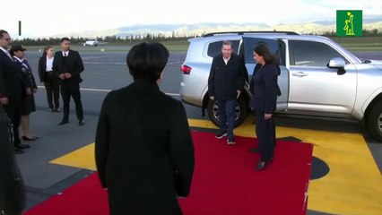 González Urrutia llega a Ecuador y es recibido con honores