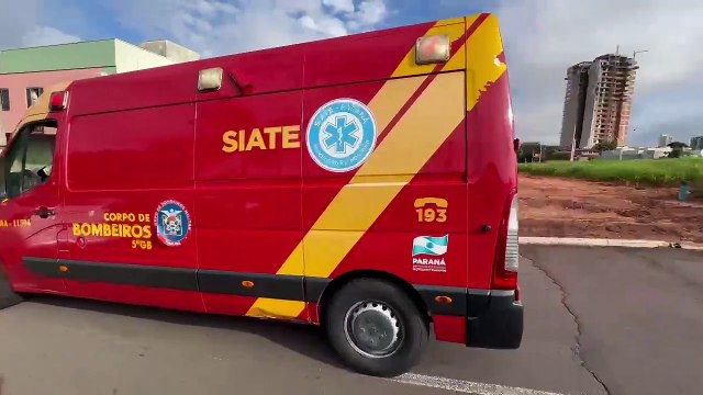 Condutora de Biz colide em carro e sofre ferimentos, no Jardim Belvedere