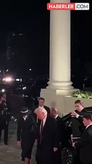 ABD, Melania Trump'ın pozunu konuşuyor