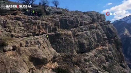 Kayalık alanda 6 gündür mahsurdu: 4 saatlik çalışmayla kurtarıldı