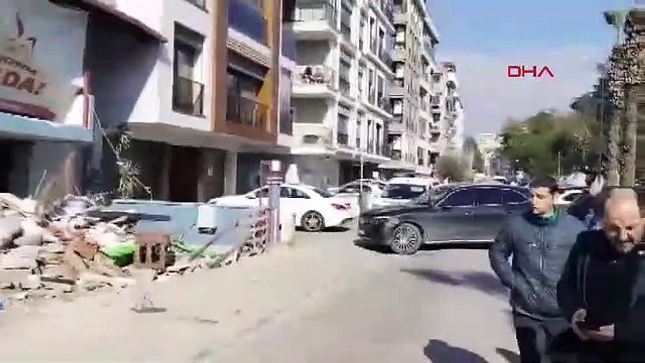 İZMİR'de çatıdan düşen işçi öldü