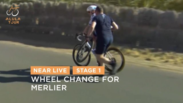 Wheel change for Merlier - Stage 1 - The AlUla Tour 2025