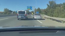 Las impactantes imágenes de la Policía Nacional liberando a un secuestrado en plena carretera