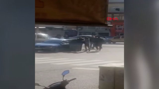 Mardin’de, sokak ortasında silahlı kavga kamerada: 1 yaralı